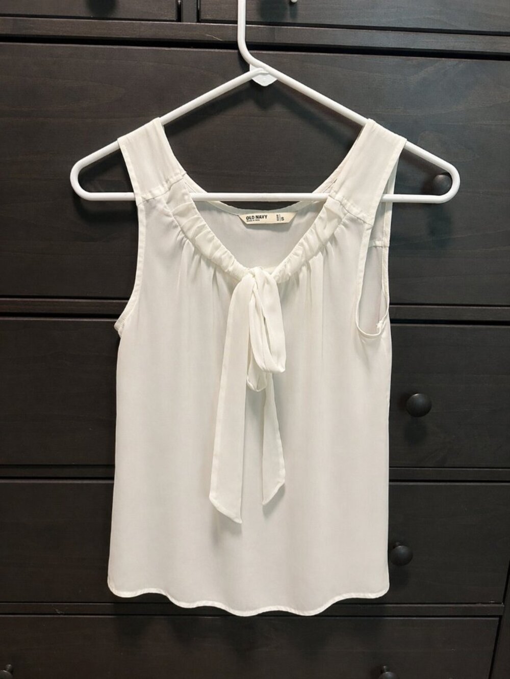 Women's Old Navy Sheer White Sleeveless Blouse